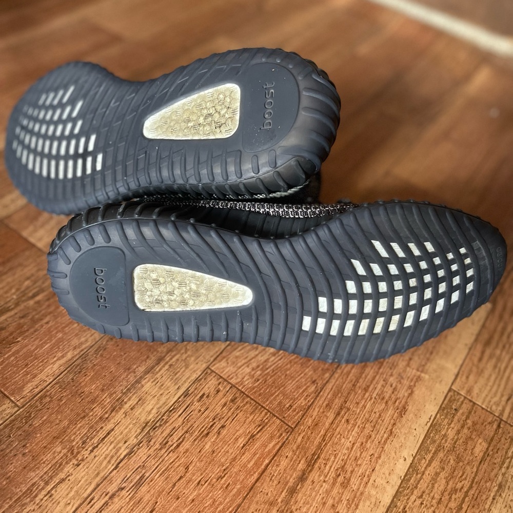 Yeezy 350 - image 5